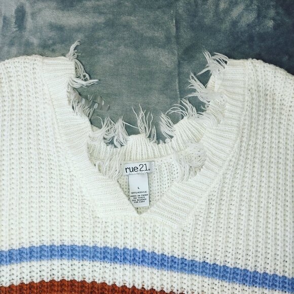 Rue21 Womens L Distressed Sweater White Striped‎ Knit Pullover Grunge Y2K - Picture 4 of 9